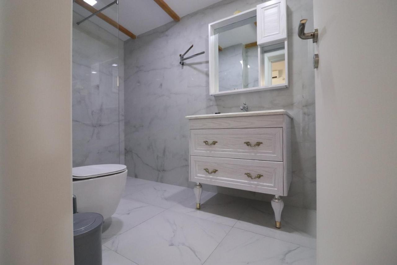 Lido Apartment Himare